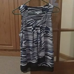 Very nice top for work or play!